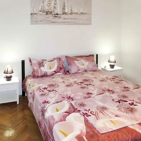 アパート Comfort One Bedroom トロギール