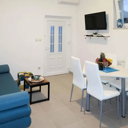 アパート Comfort One Bedroom トロギール